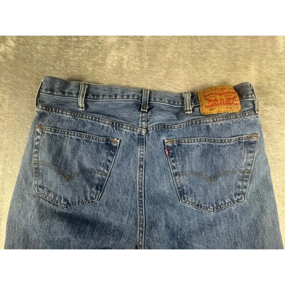 Levi's Jeans Mens 33x31 501 Original Fit Medium Wash Blue Denim Button Fly Pants